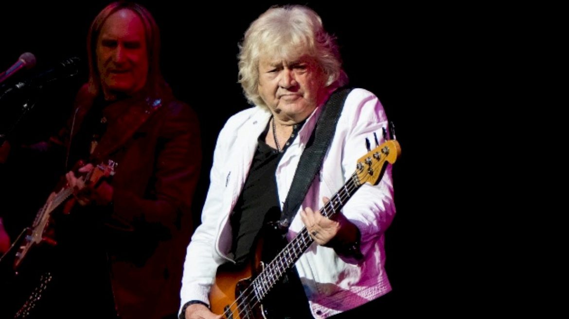 moody-blues’-bassist-and-vocalist-john-lodge-dies-at-age-82