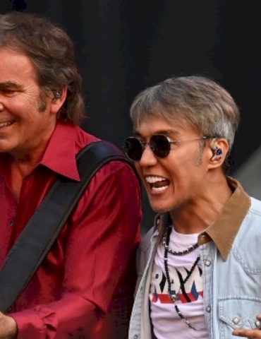 journey’s-neal-schon-says-jonathan-cain-has-left-the-band