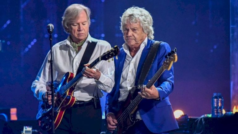 moody-blues’-justin-hayward-pays-tribute-to-the-late-john-lodge