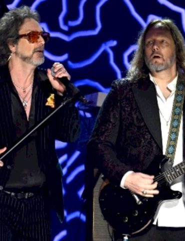 the-black-crowes-release-‘exit’-from-upcoming-‘amorica’-super-deluxe-box-set