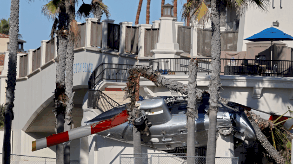 5-hospitalized-after-helicopter-crashes-in-huntington-beach,-california