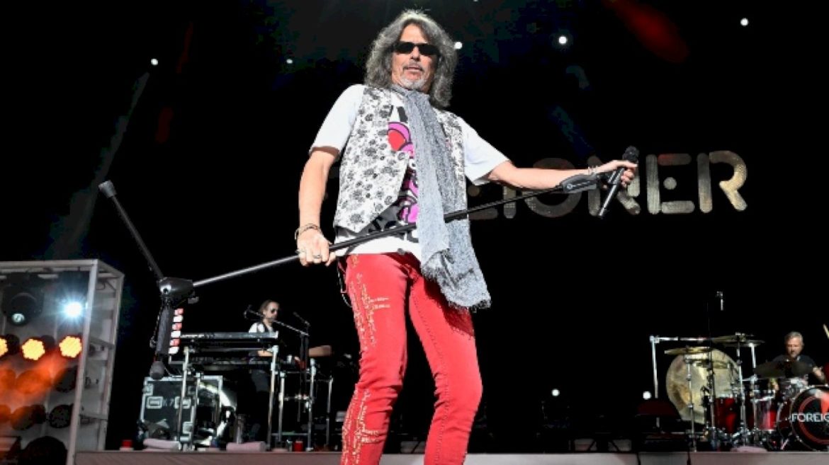 kelly-hansen-plays-final-show-with-foreigner