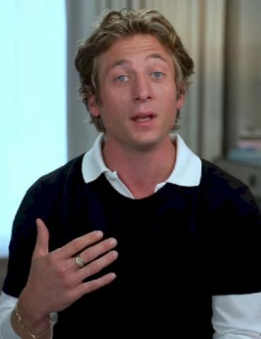 jeremy-allen-white-talks-playing-bruce-springsteen-in-front-of-springsteen
