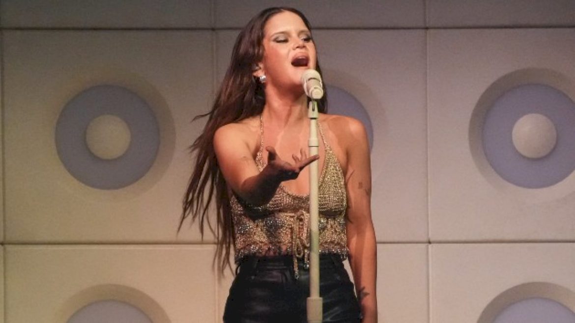 maren-morris-meets-jonas-brothers-in-‘the-middle’-at-nashville-concert