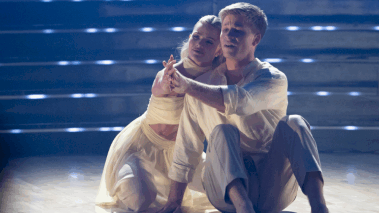 robert-irwin-shares-emotional-moment-with-mom-terri-irwin-on-‘dancing-with-the-stars’