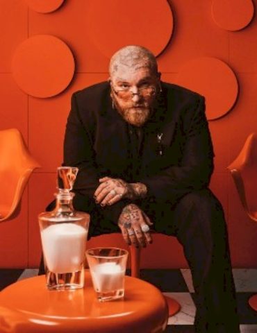 teddy-swims-claims-he-only-cleared-$20k-on-the-road-last-year