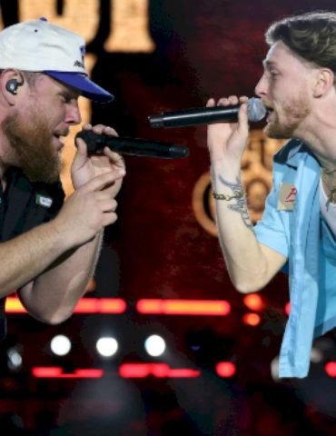 bailey-zimmerman-and-luke-combs-team-up-to-play-espn’s-‘college-gameday’