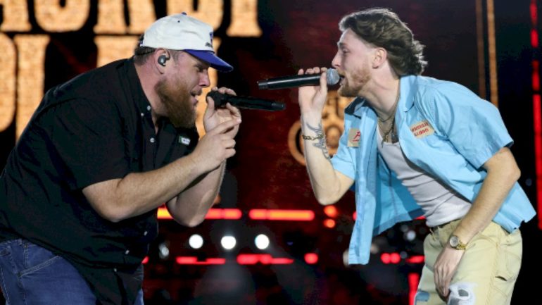 bailey-zimmerman-and-luke-combs-team-up-to-play-espn’s-‘college-gameday’