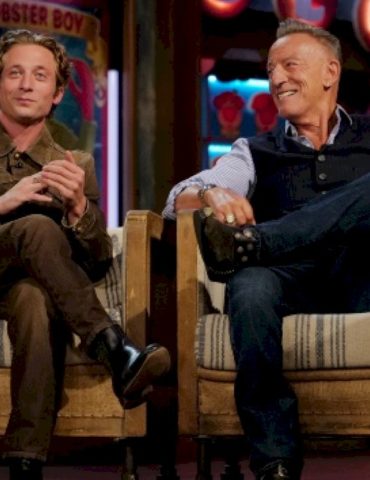 jeremy-allen-white-said-he-got-a-migraine-recording-bruce-springsteen’s-‘born-in-the-usa.’