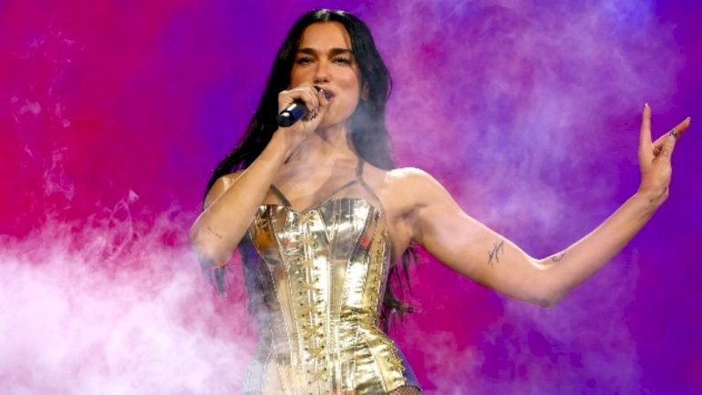 dua-lipa-on-inspiration-for-radical-optimism-tour-cover-songs,-whether-she’ll-ever-release-them