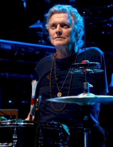 def-leppard’s-rick-allen-reveals-the-memorable-moment-that-left-him-in-tears