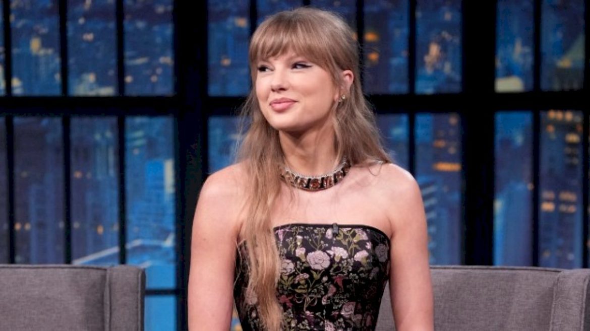 one-glimpse-of-a-taylor-swift-t-shirt-leads-to-influx-of-cash-for-monterey-bay-aquarium