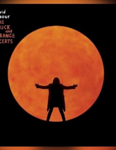 david-gilmour-marks-‘the-luck-and-strange-concerts’-release-with-‘comfortably-numb’-performance