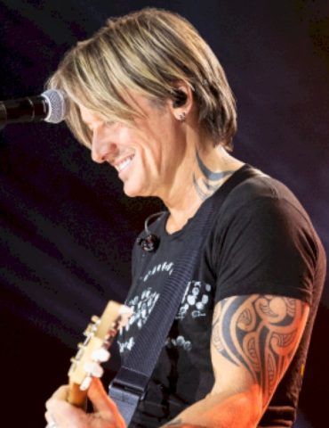 keith-urban-wraps-high-and-alive-world-tour-before-setting-out-on-‘the-road’
