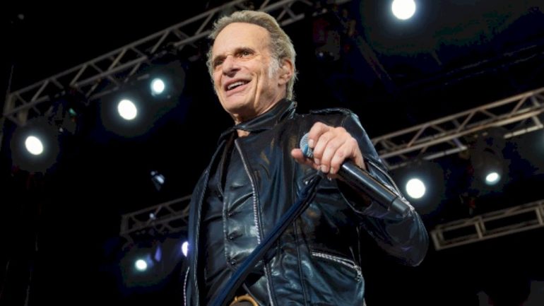 david-lee-roth-teasing-more-shows