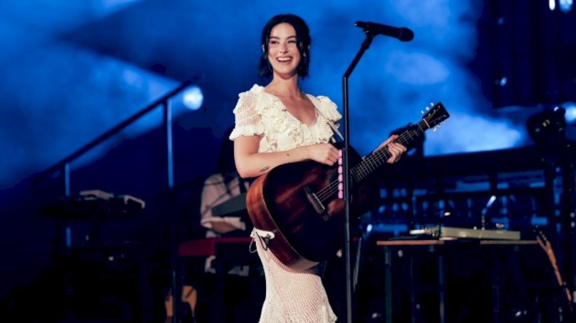 gracie-abrams’-red-rocks-concert-to-stream-on-apple-music-live