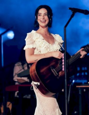 gracie-abrams’-red-rocks-concert-to-stream-on-apple-music-live