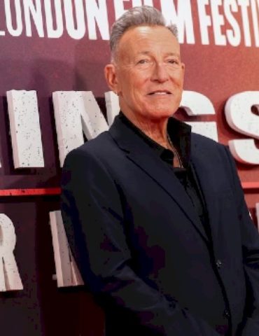 bruce-springsteen-on-facing-his-darkest-moments-in-new-film-‘deliver-me-from-nowhere’