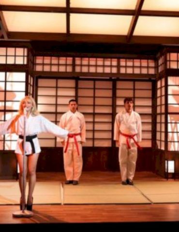 singer-calls-out-sabrina-carpenter’s-‘snl’-performance-for-being-culturally-insensitive