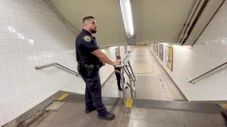 nypd-searching-for-person-who-left-newborn-girl-at-subway-station