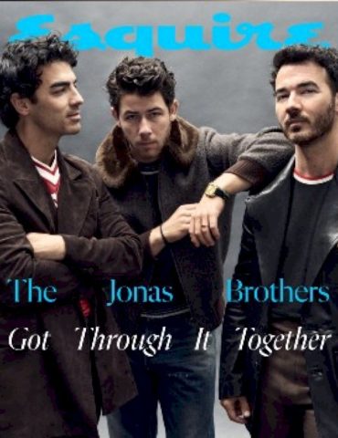 joe-jonas-details-how-his-brothers-‘came-together’-for-him-during-divorce