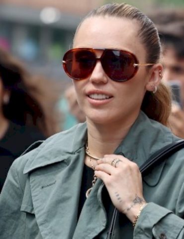 miley-cyrus-says-gift-from-beyonce-is-her-get-out-of-jail-free-card