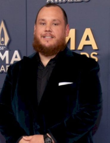 luke-combs’-category-10-is-blowing-into-las-vegas-in-2026