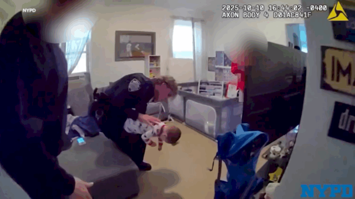 parents-applaud-nypd-officers-who-saved-their-10-month-old-baby-from-choking
