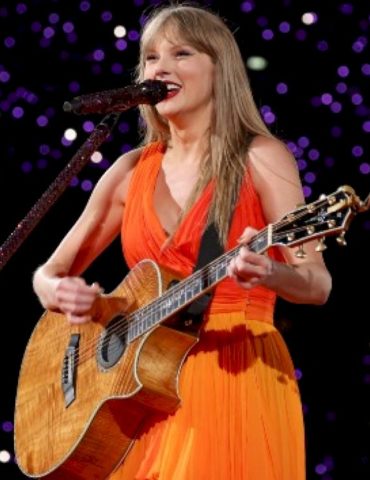 talk-about-a-great-pumpkin:-taylor-swift-honored-on-735-pound-gourd