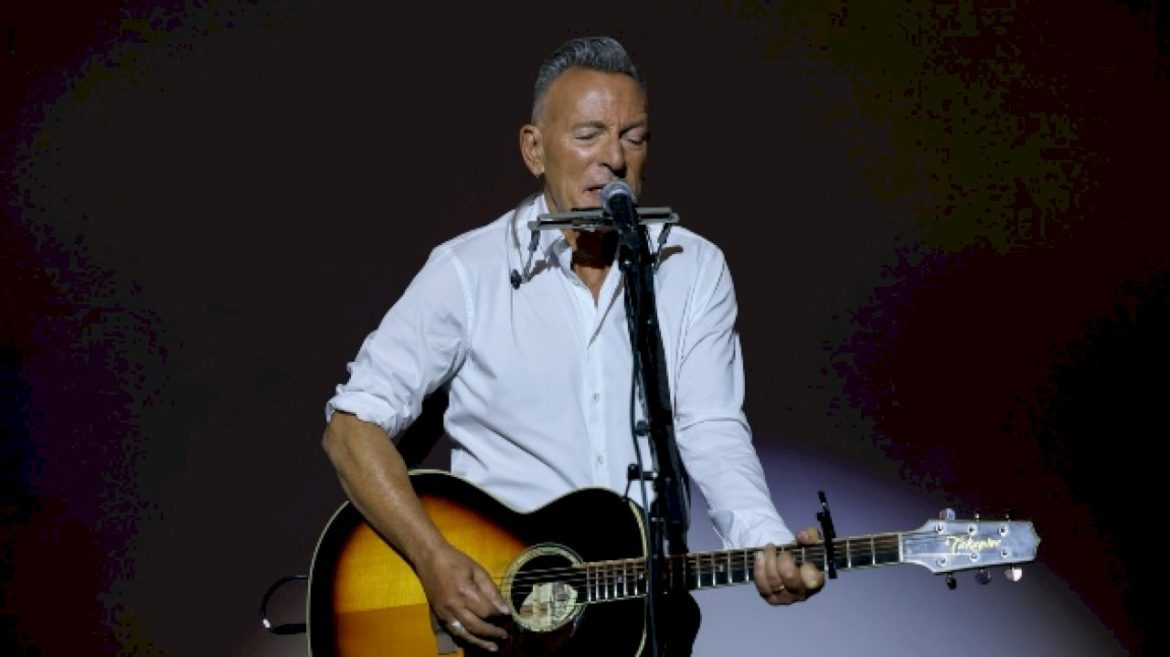 bruce-springsteen-performs-at-‘deliver-me-from-nowhere’-afi-fest-screening