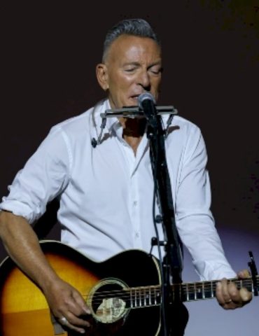 bruce-springsteen-performs-at-‘deliver-me-from-nowhere’-afi-fest-screening