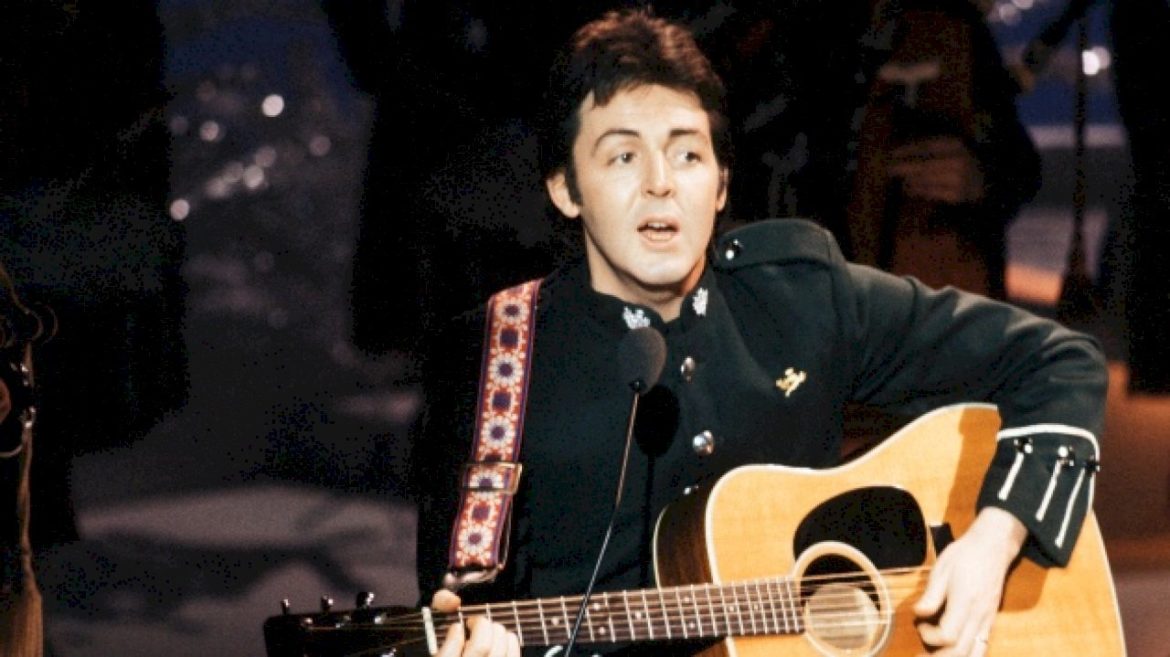 watch-the-first-teaser-for-paul-mccartney-documentary-‘man-on-the-run’