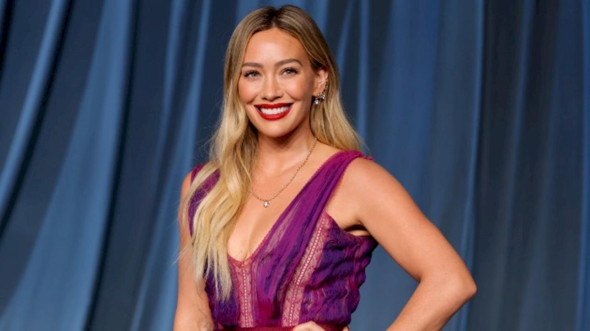 hilary-duff-says-new-music’s-coming-soon:-it’s-‘like-the-inner-workings-of-my-brain’