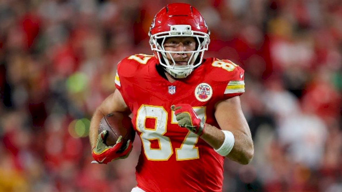 travis-kelce-keeps-it-100-with-‘ophelia’-dance-after-record-touchdown