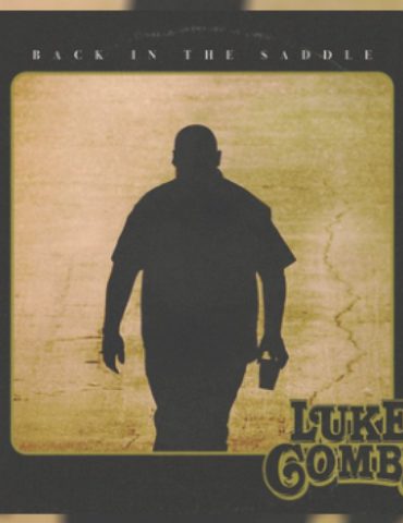 luke-combs-is-‘back-in-the-saddle’-at-the-top-of-the-charts