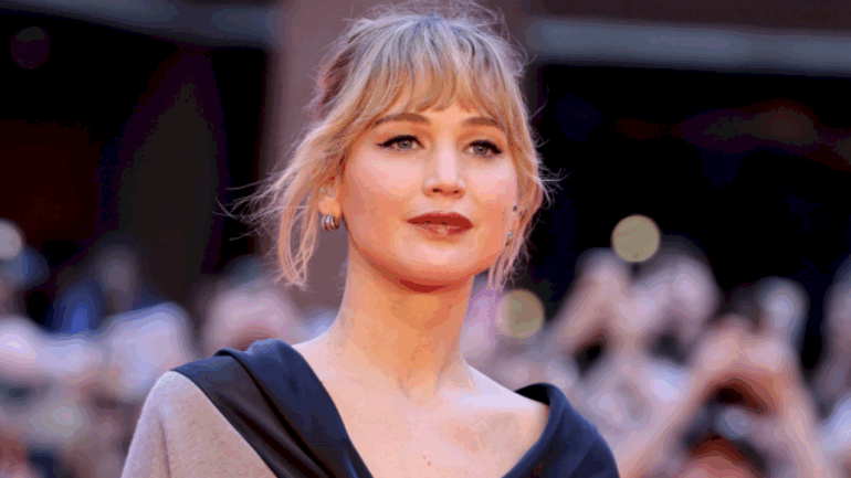 jennifer-lawrence-on-her-older-press-interviews:-‘so-embarrassing’