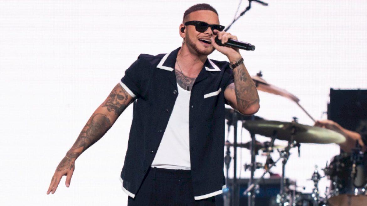 kane-brown-will-be-a-‘backseat-driver’-at-the-las-vegas-grand-prix