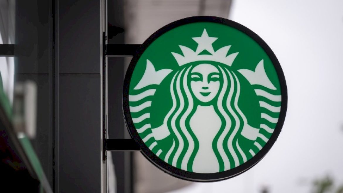 starbucks-to-lay-off-900-workers,-close-stores