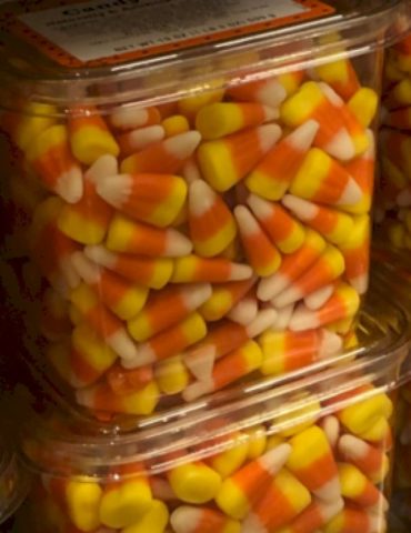 when-it-comes-to-the-hottest-halloween-debate-of-all,-tim-mcgraw-&-tyler-hubbard-agree