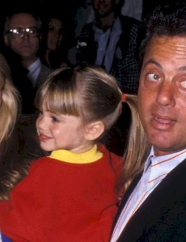 halloween-with-two-famous-parents-was-a-treat,-not-a-trick,-says-alexa-ray-joel