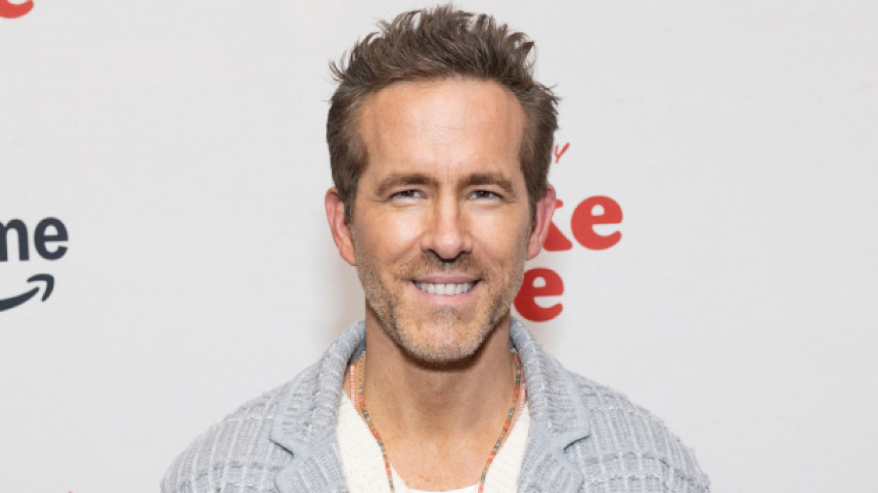 ‘eloise’-live-action-film-headed-to-netflix,-ryan-reynolds-to-co-star