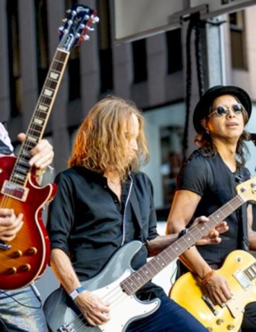 foreigner-to-perform-on-﻿’stranger-things’-﻿float-during-macy’s-thanksgiving-day-parade