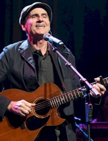 james-taylor-announces-2026-uk-&-europe-dates