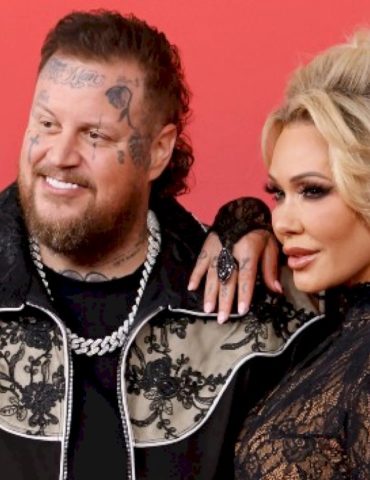 ‘put-it-in-god’s-hands’:-jelly-roll’s-wife-bunnie-xo-is-‘totally-open-to-adoption’