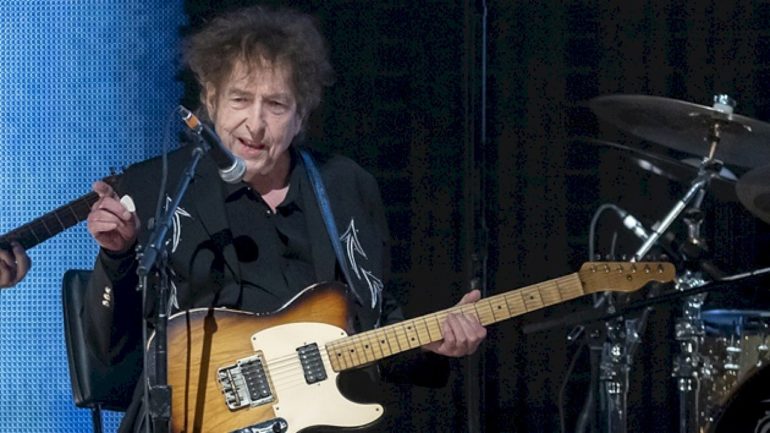 dr.-tambourine-man:-bob-dylan-awarded-honorary-doctorate-from-berklee