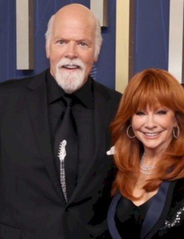 reba-mcentire-admits-she-paused-before-saying-yes-‘three-times’-to-rex-linn’s-proposal
