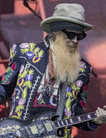 billy-f-gibbons-announces-2026-tour-with-bfg-band