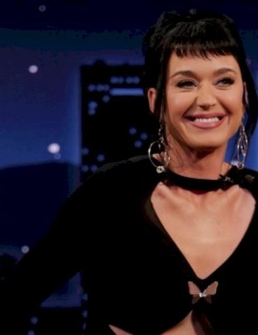 katy-perry-announces-new-song,-‘bandaids’