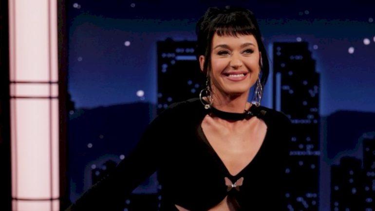 katy-perry-announces-new-song,-‘bandaids’