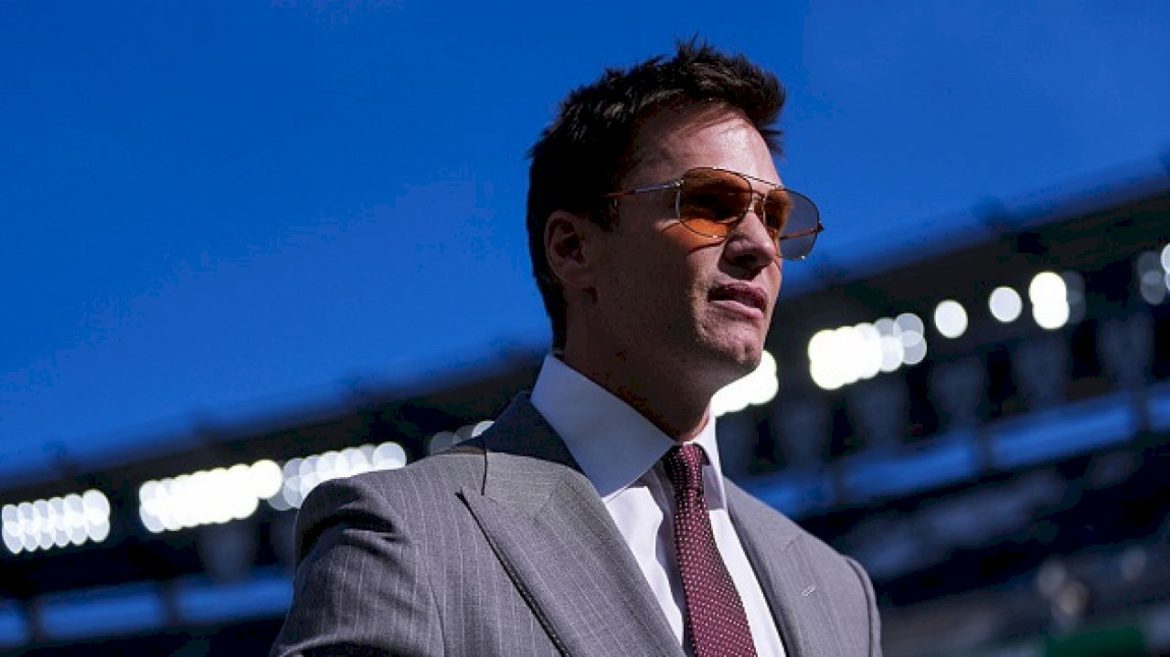 tom-brady-reveals-his-dog-junie-is-a-clone-of-his-late-dog-lua